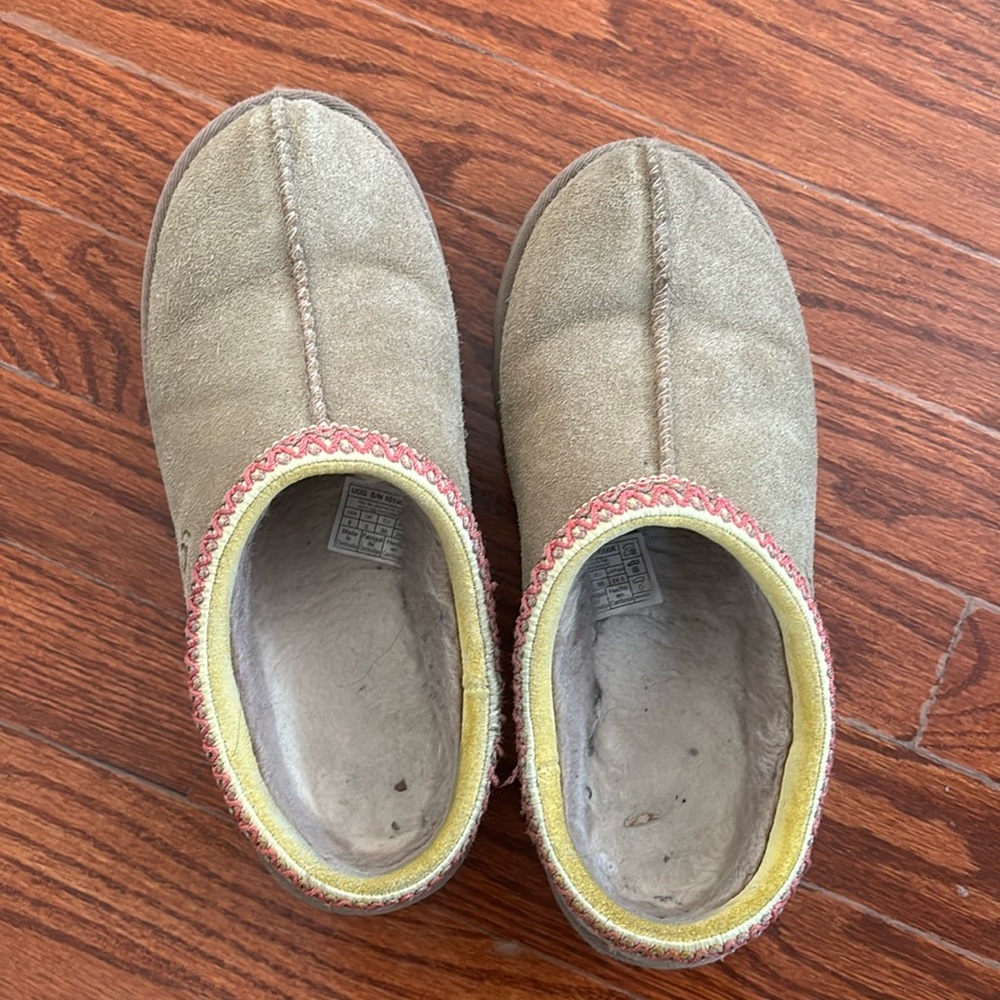 Ugg slippers